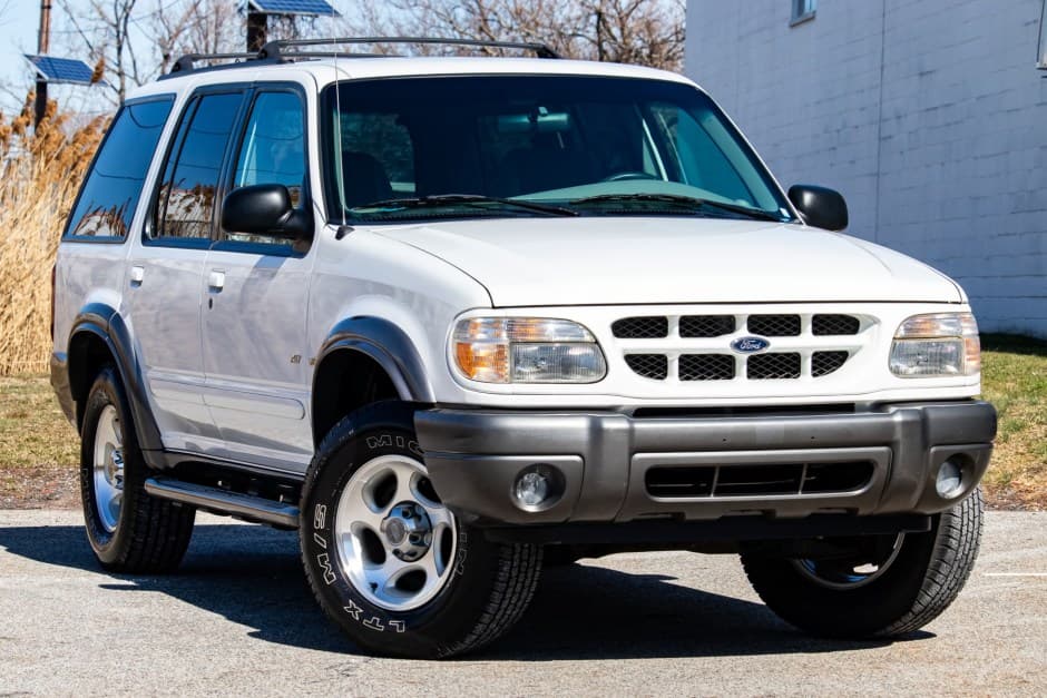 2000 Ford Explorer sold for $10,000