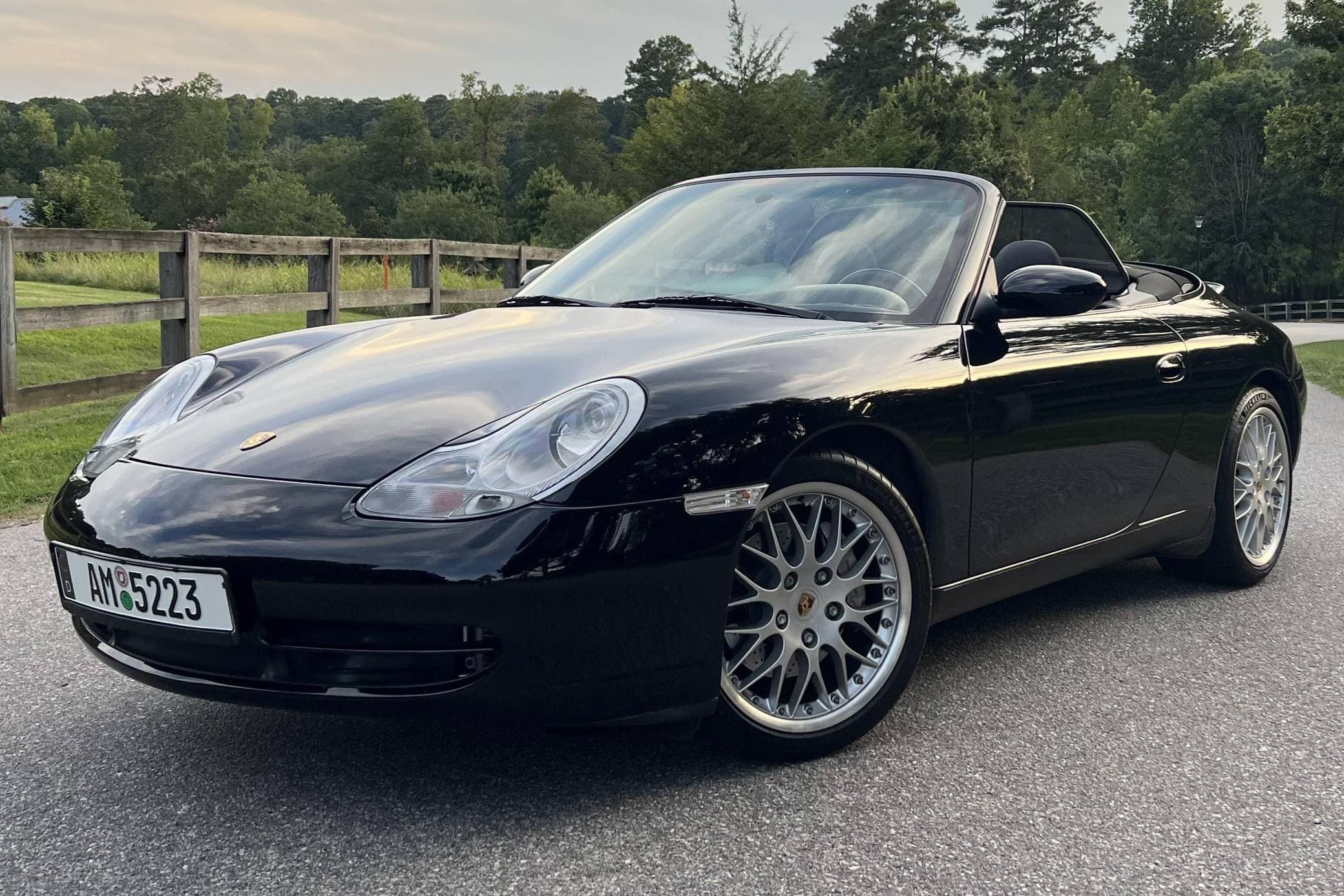 2001 Porsche 996 911 sold for $32,000