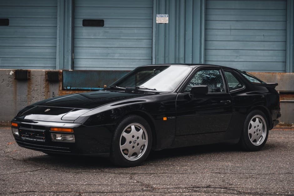 1990 Porsche 944 sold for $39,000