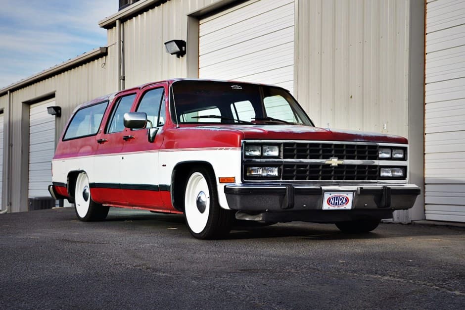 1991 Chevrolet Suburban (1973-1991) sold for $11,500