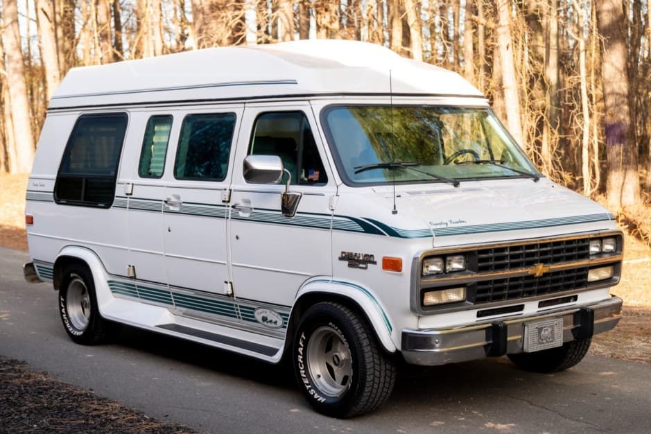 1994 Chevrolet G-Series Van sold for $9,755