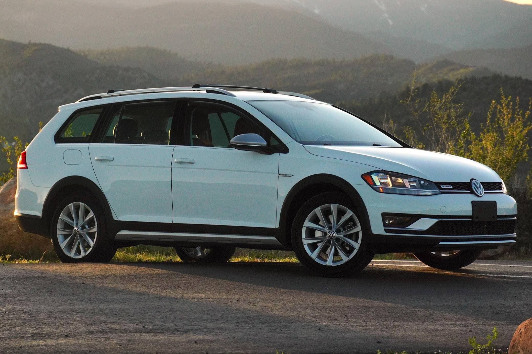 2019 Volkswagen Golf sold for $18,250