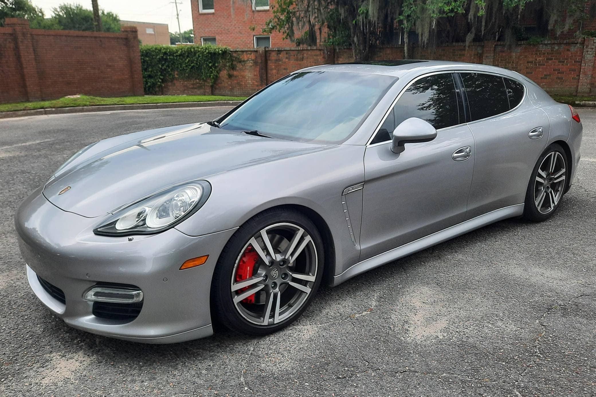 2010 Porsche Panamera sold for $23,250