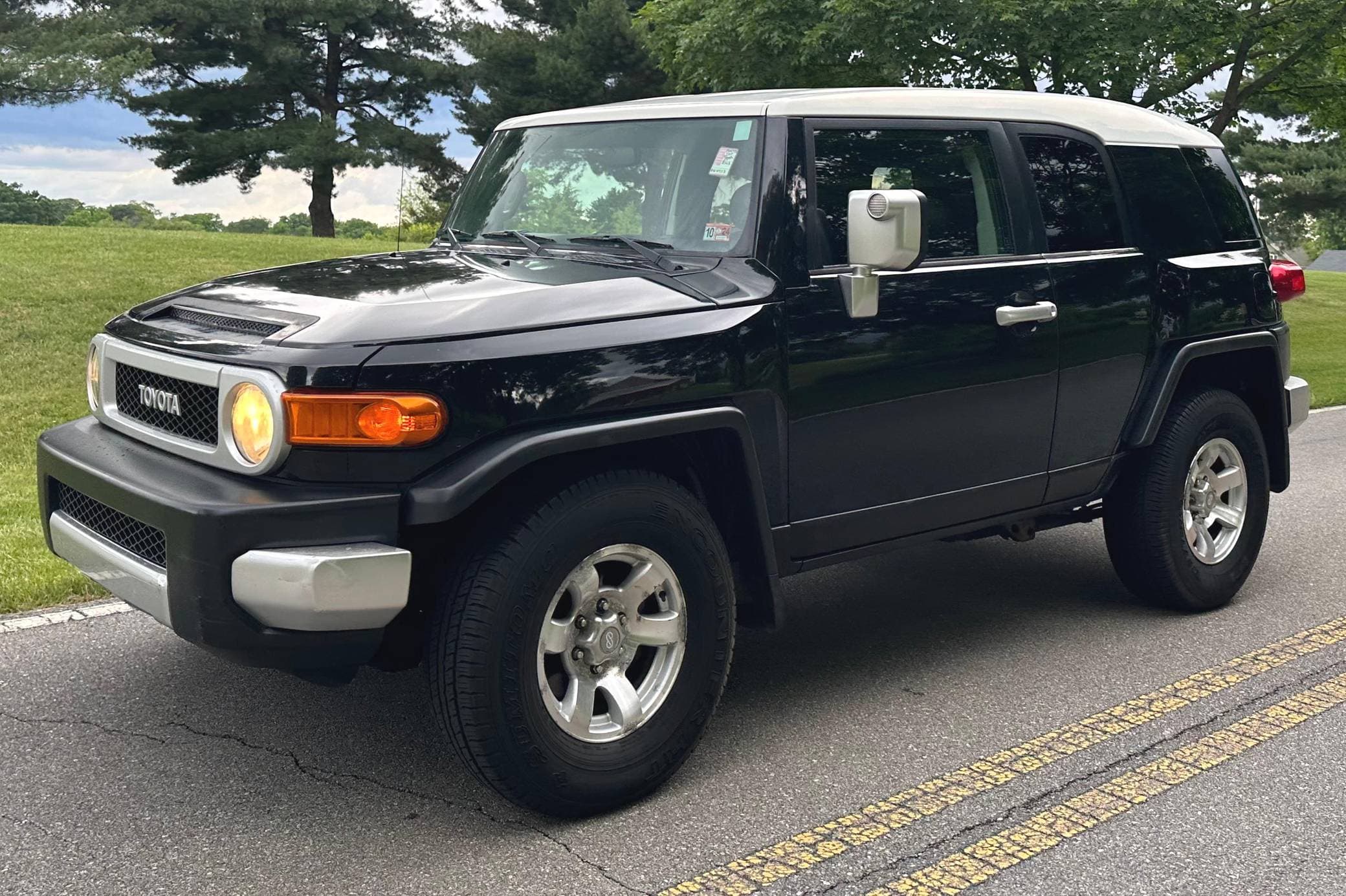 2007 Toyota FJ Cruiser sold for $9,500