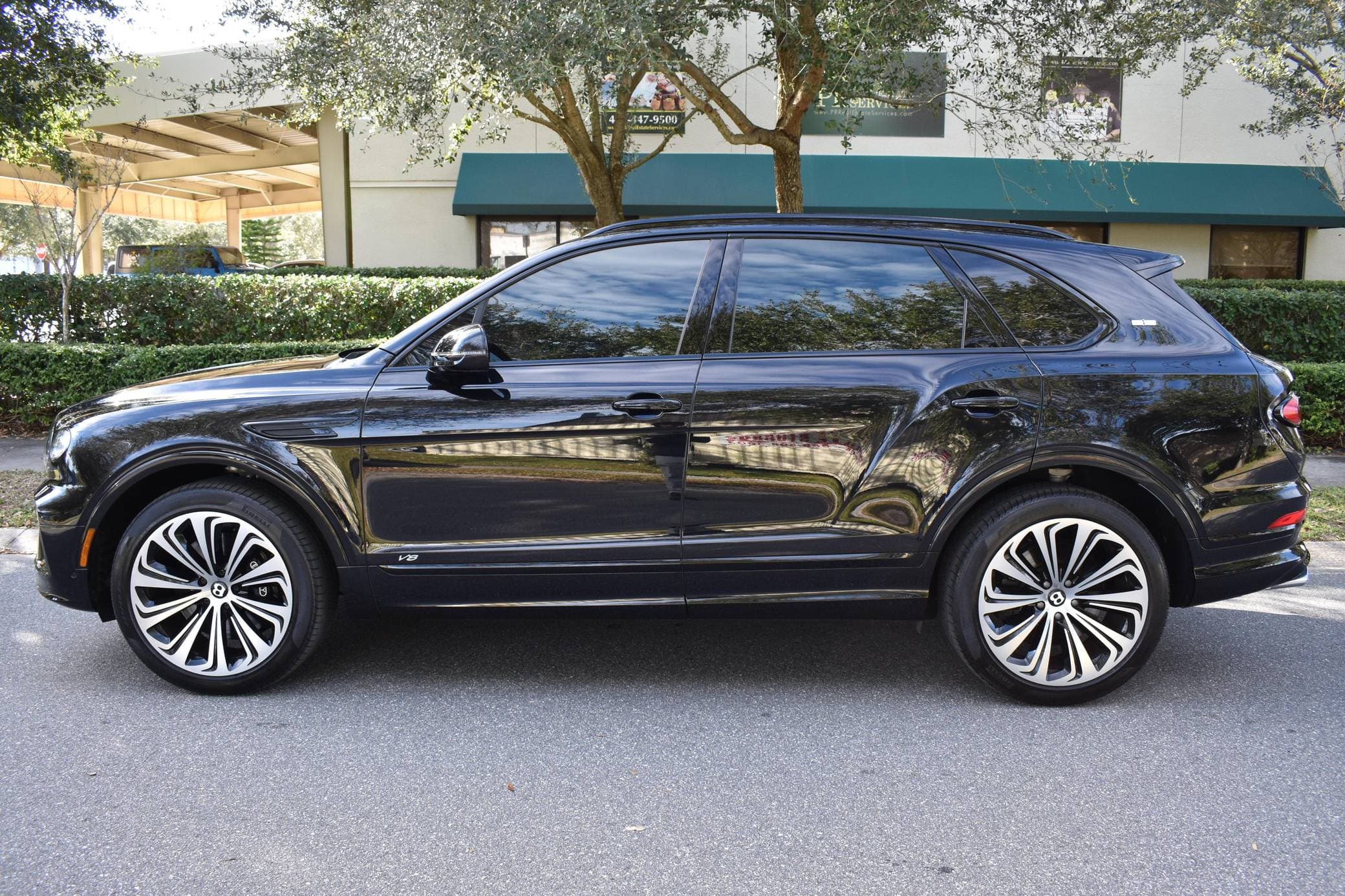2021 Bentley Bentayga sold for $181,500