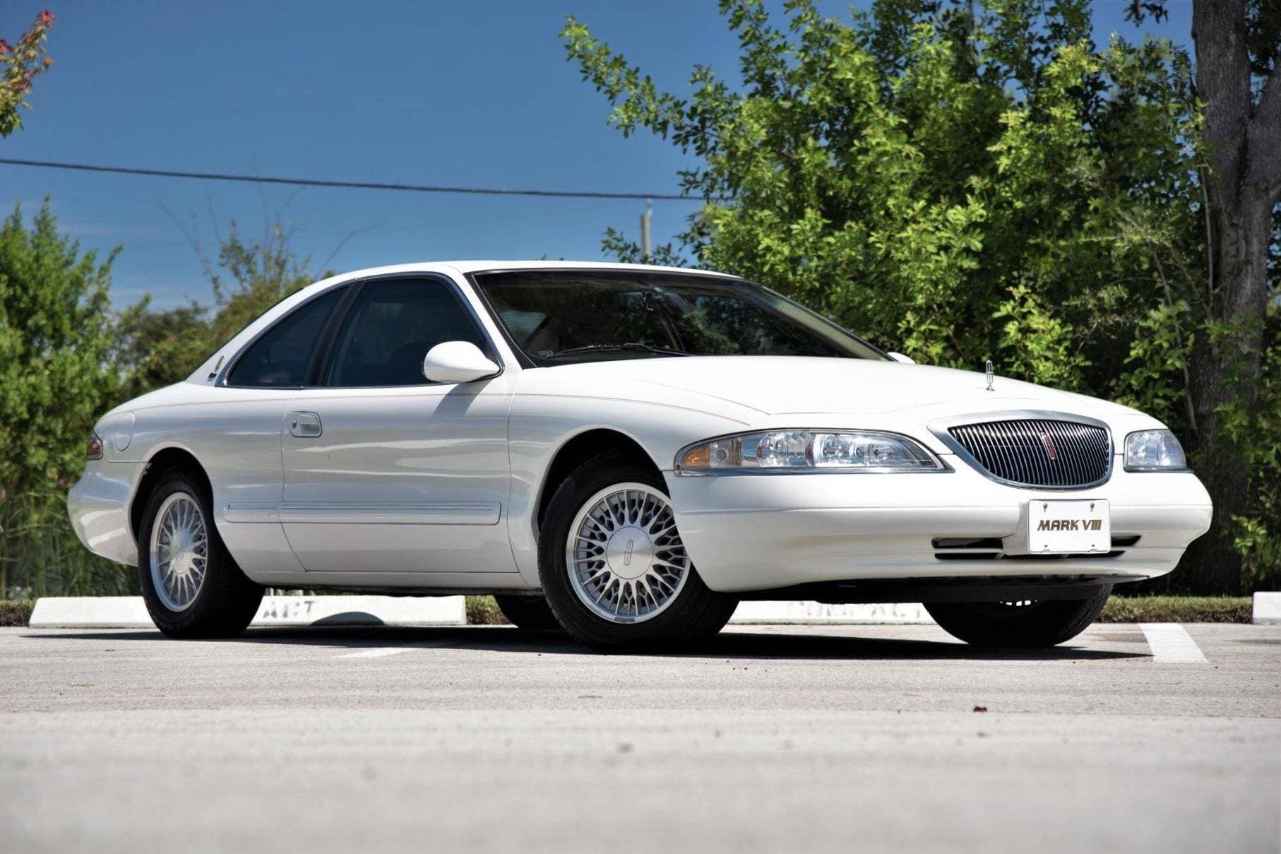 1998 Lincoln Mark VIII sold for $7,208