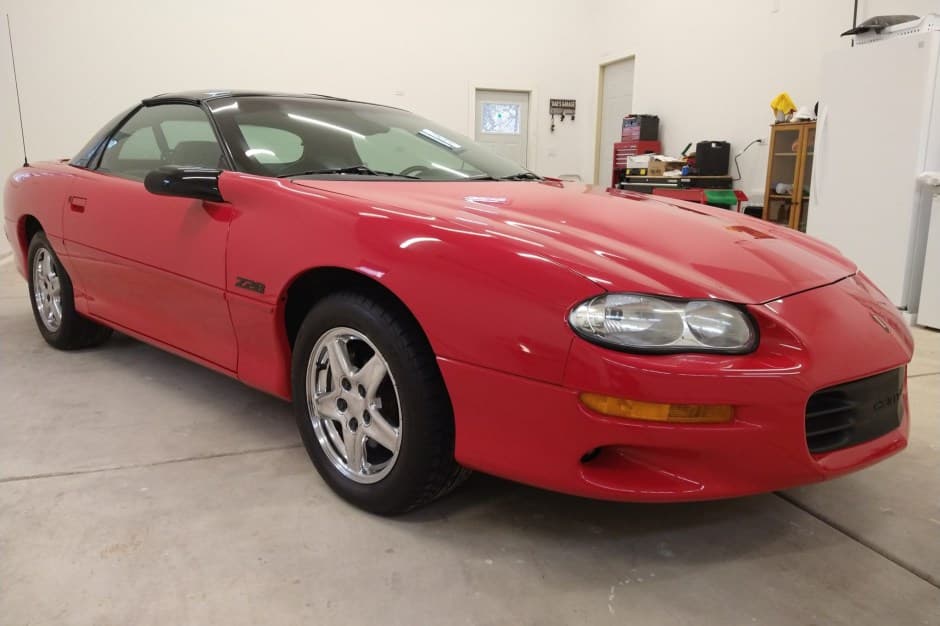 1998 Chevrolet Camaro 4th Generation 1993-2002 sold for $17,000