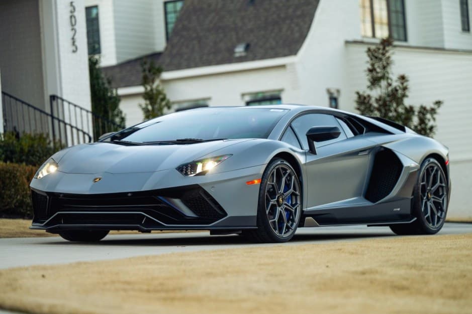 2022 Lamborghini Aventador sold for $601,000