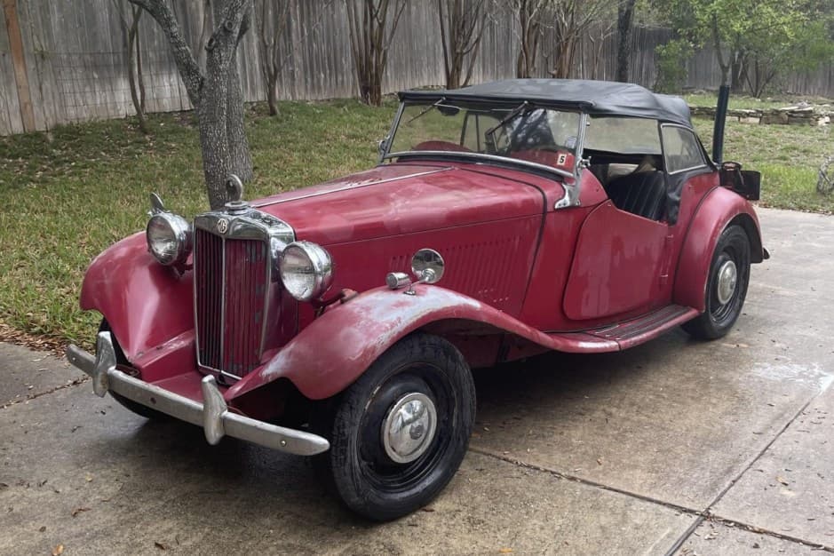 1950 MG TD sold for $10,250