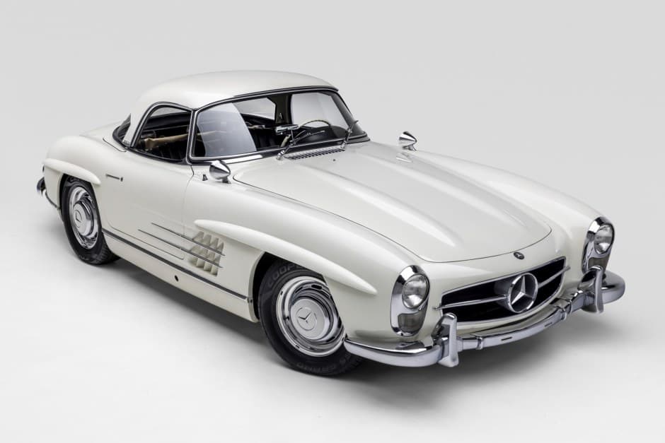 1960 Mercedes-Benz 300SL Gullwing & Roadster sold for $916,000