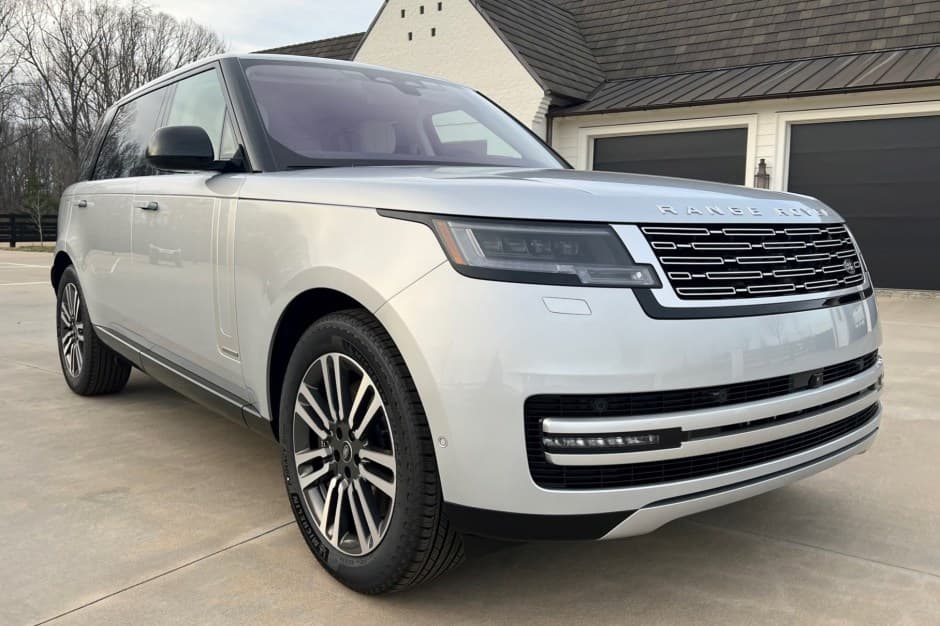 2023 Land Rover Range Rover L460 sold for $200,000
