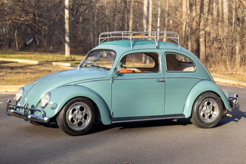 1957 Volkswagen Beetle (Oval Window) sold for $17,500