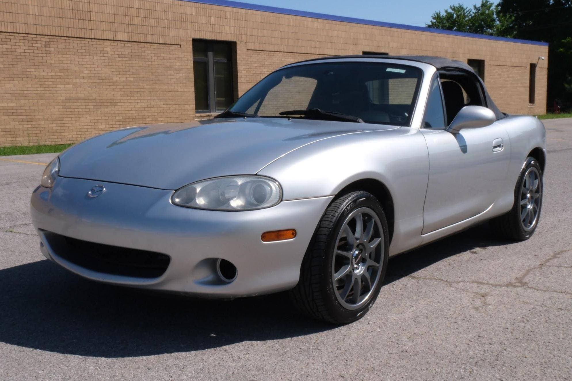 2003 Mazda NB Miata sold for $7,300