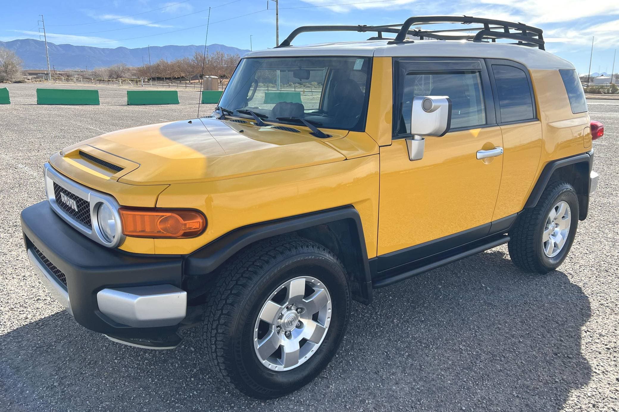 2007 Toyota FJ Cruiser sold for $17,250