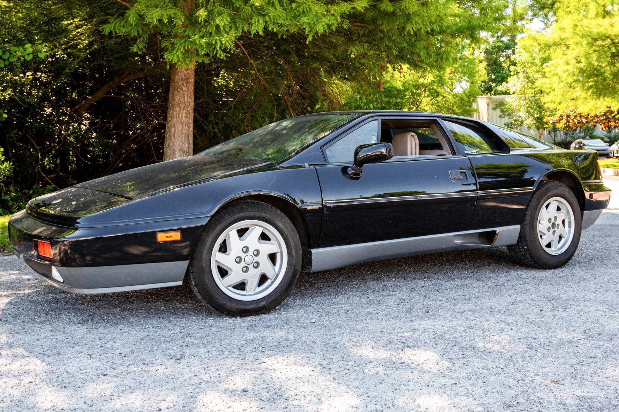1989 Lotus Esprit sold for $20,000