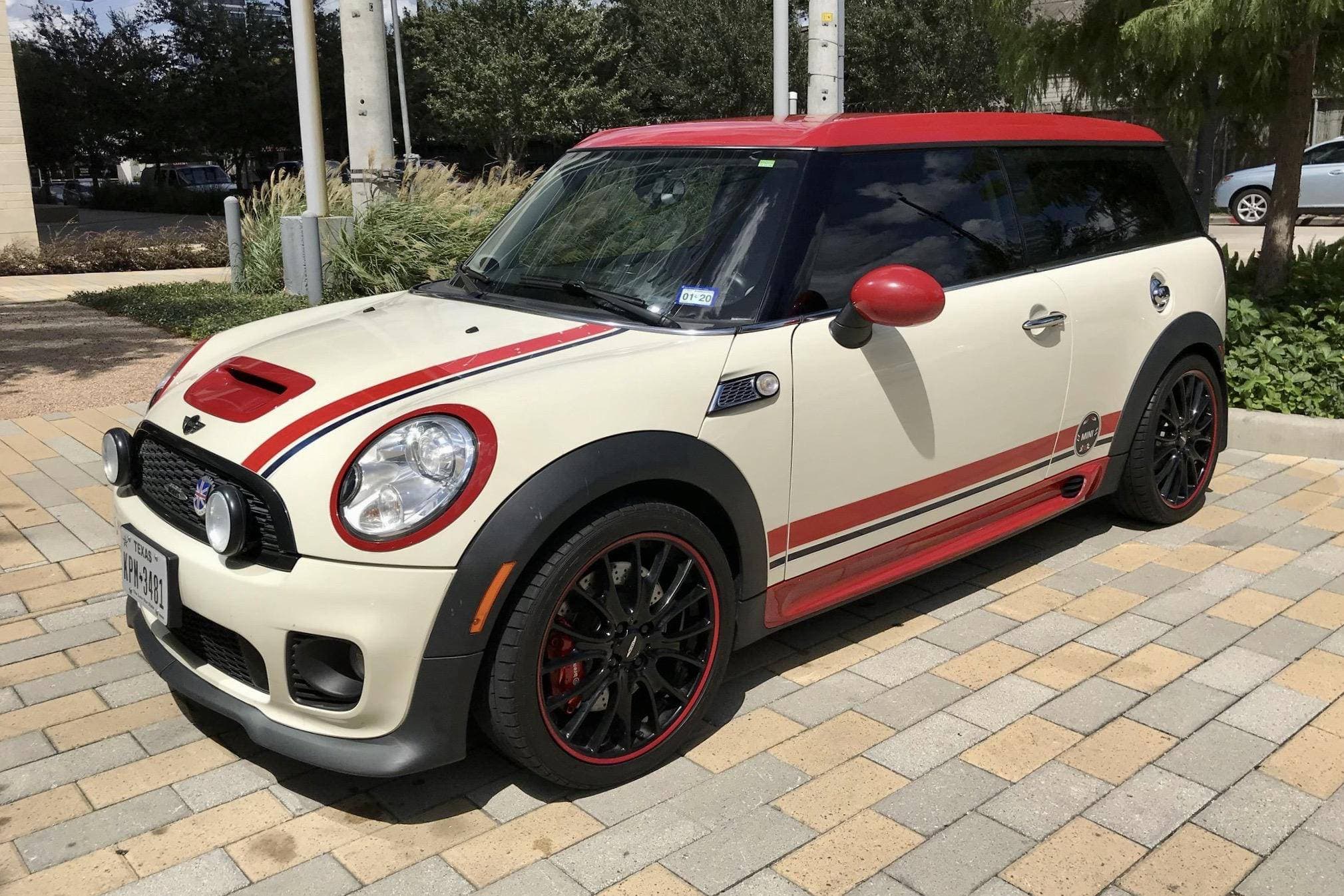 2010 MINI Cooper Clubman sold for $9,200