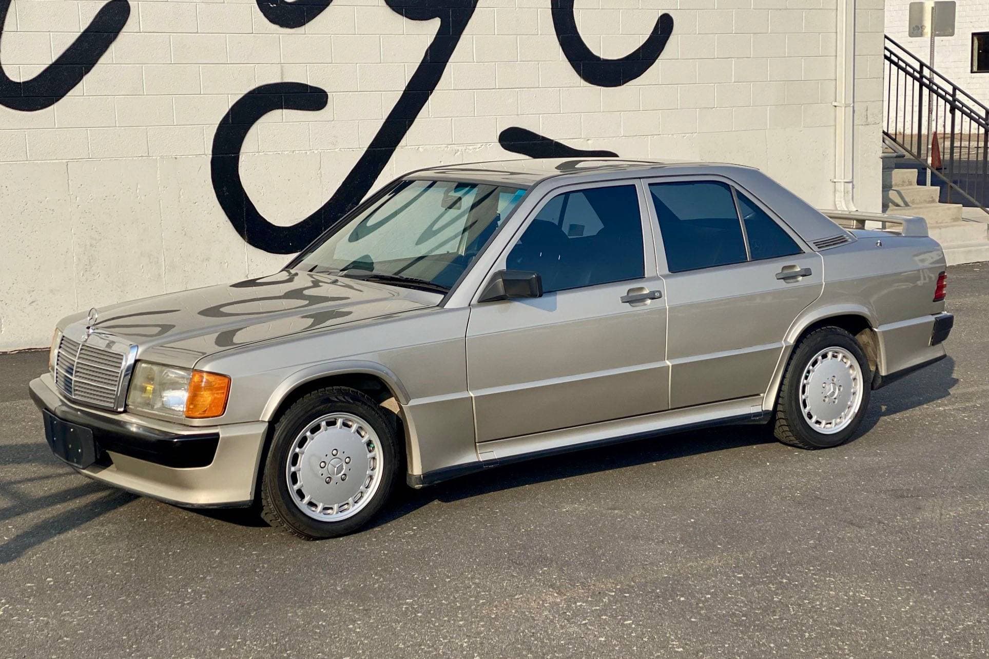 1986 Mercedes-Benz C-Class sold for $11,200