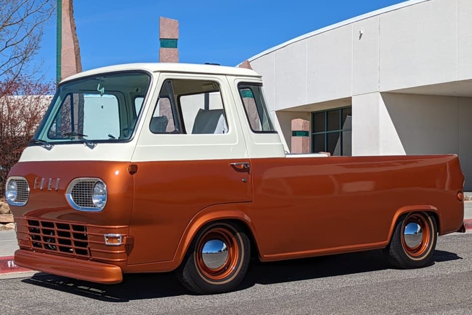 1963 Ford Econoline Pickup sold for $17,001