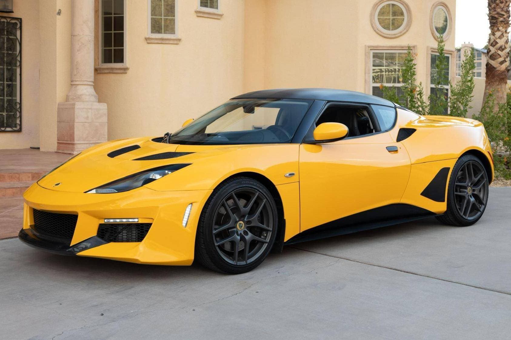 2010 Lotus Evora sold for $30,999