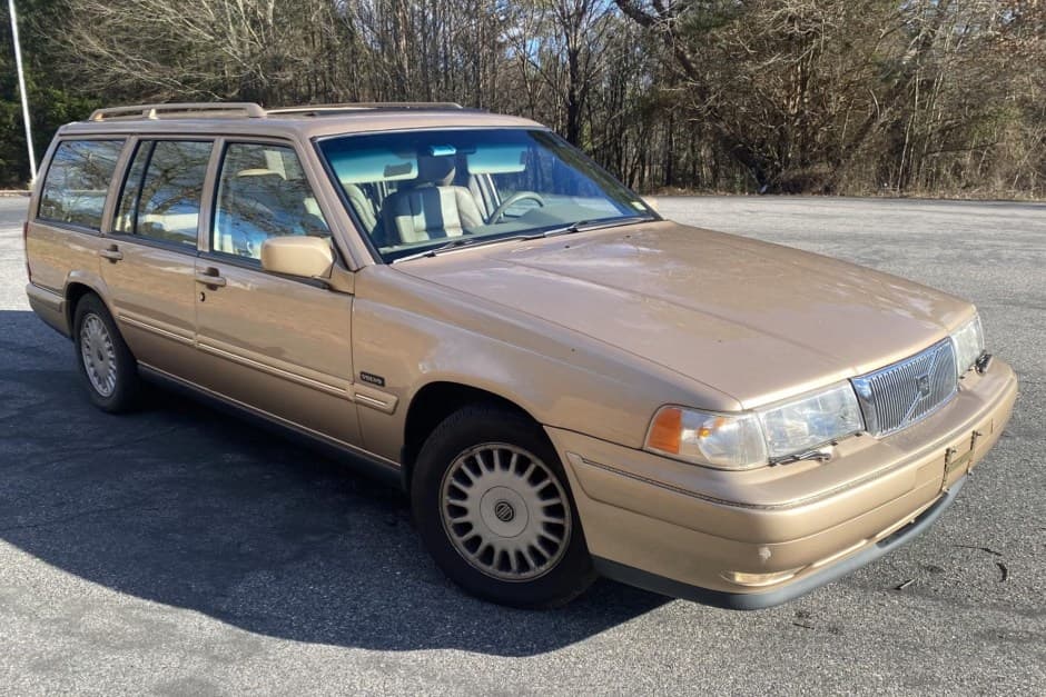 1996 Volvo 900-Series sold for $10,000