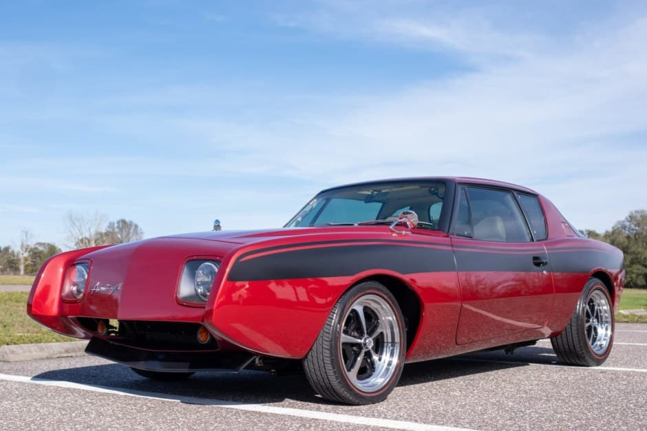 1980 Studebaker Avanti sold for $29,250