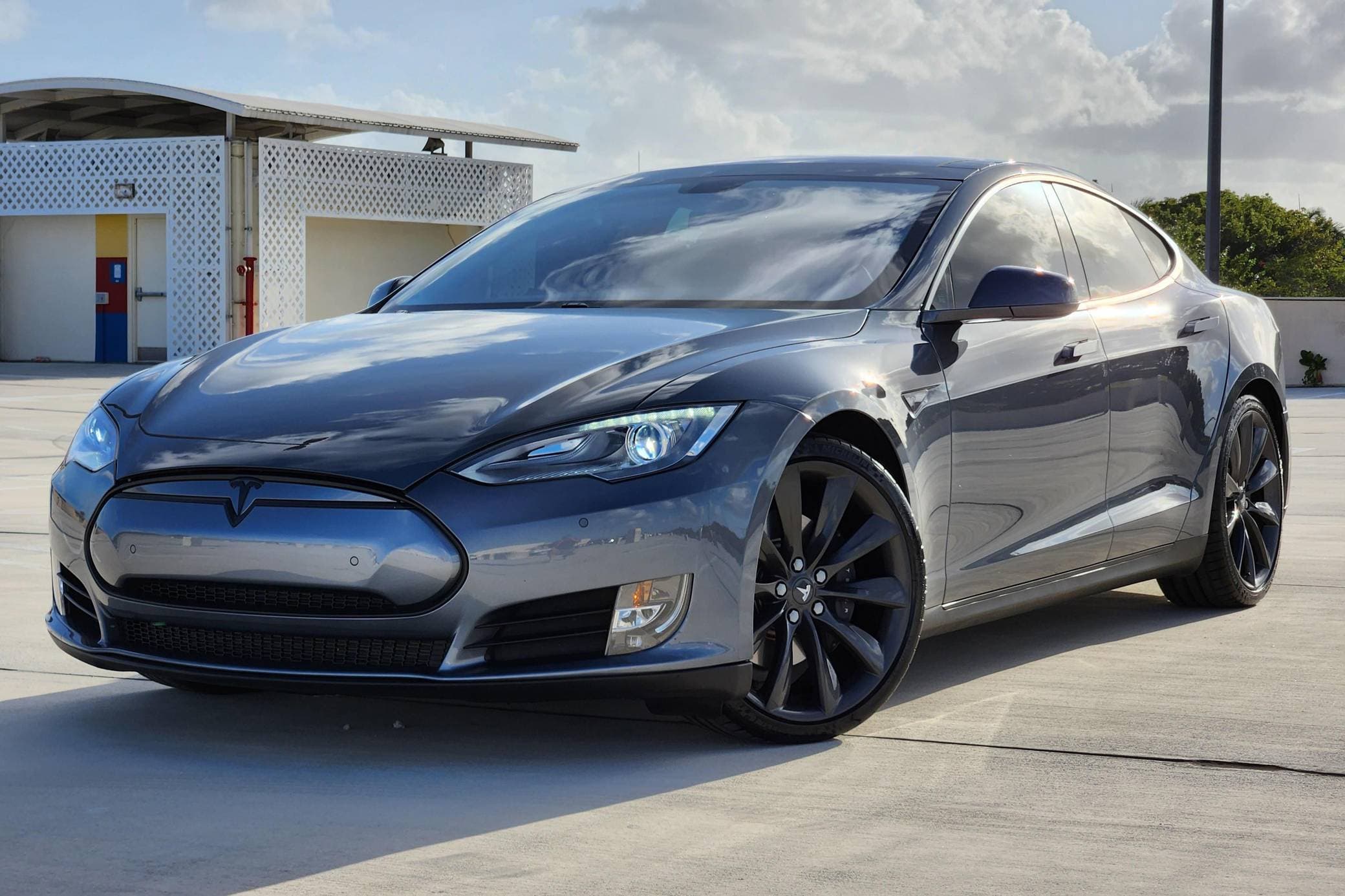2013 Tesla Model S sold for $42,500
