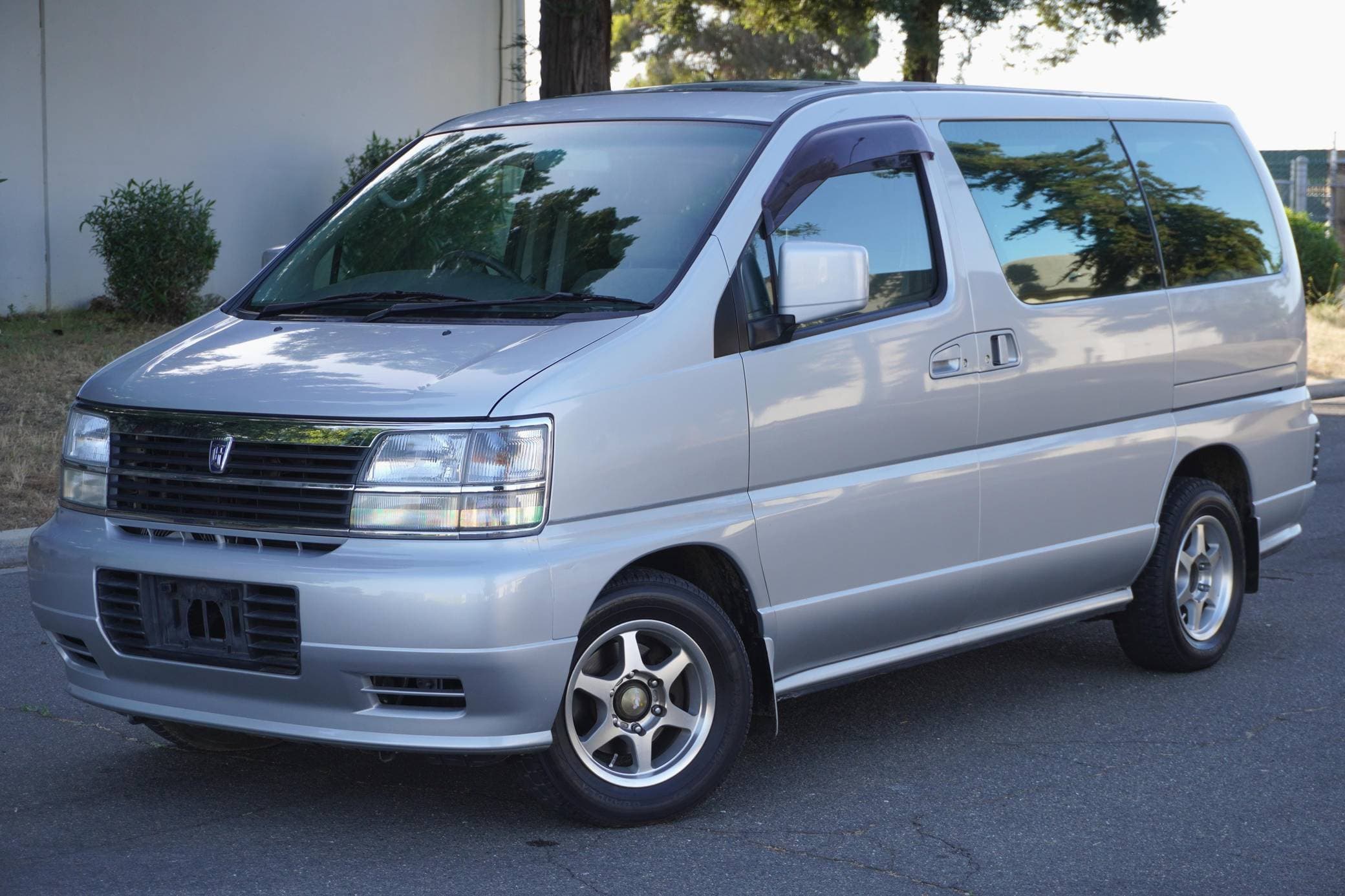 1998 Nissan Elgrand sold for $5,500