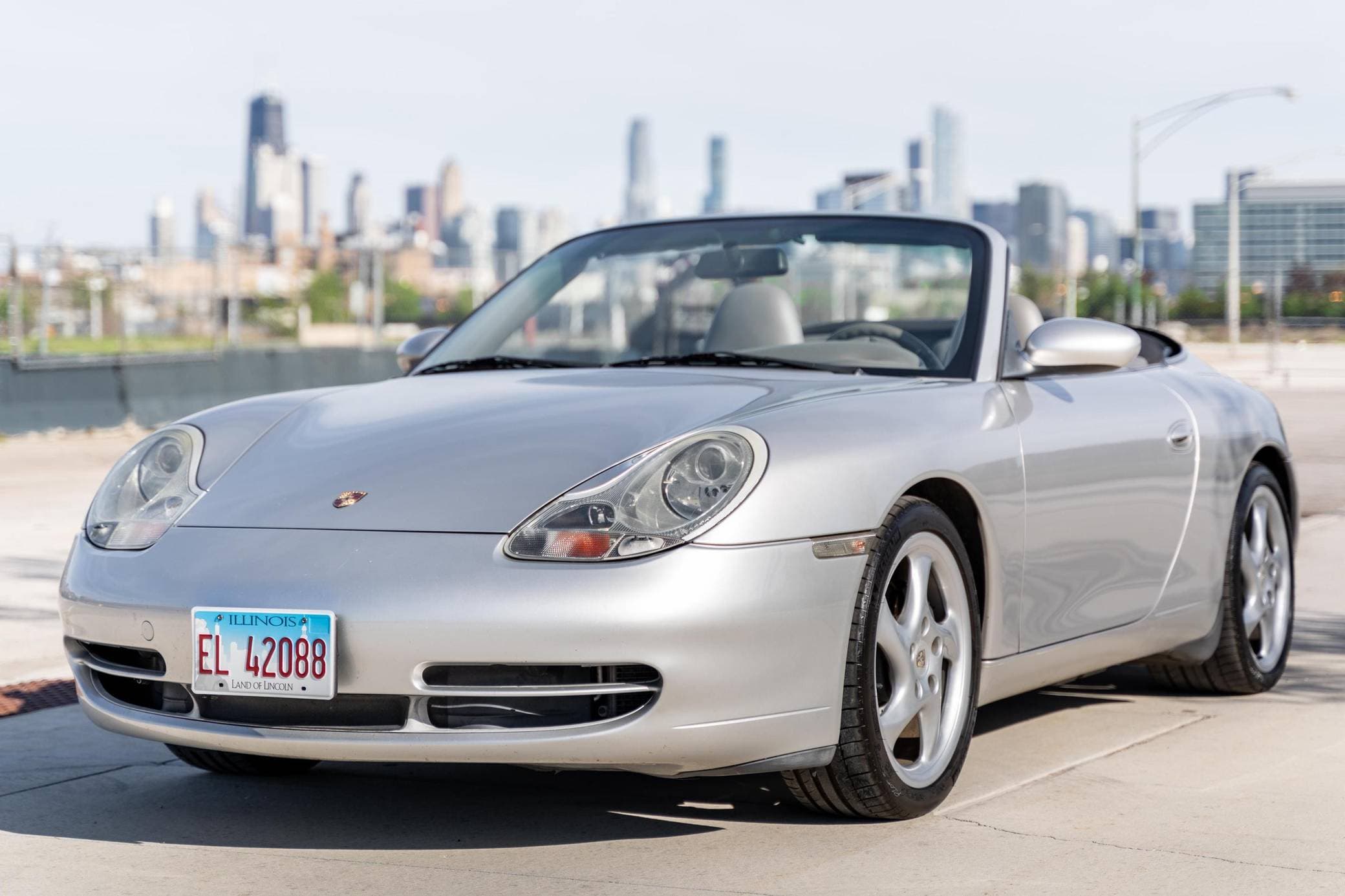 2001 Porsche 996 911 sold for $20,250