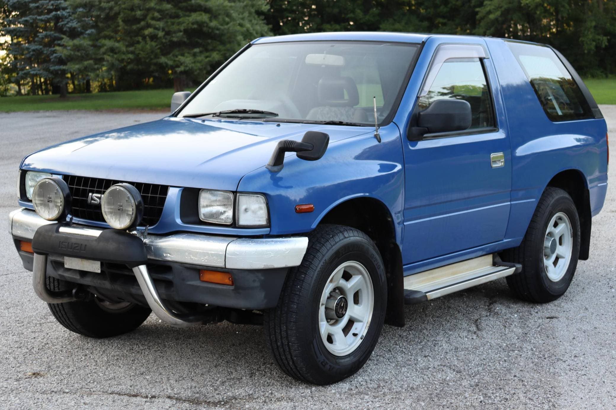 1995 Isuzu Amigo sold for $5,606