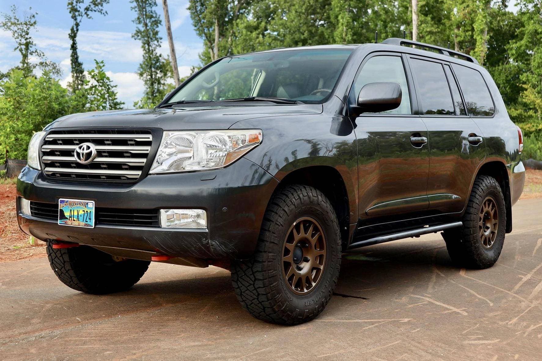 2009 Toyota Land Cruiser sold for $32,000