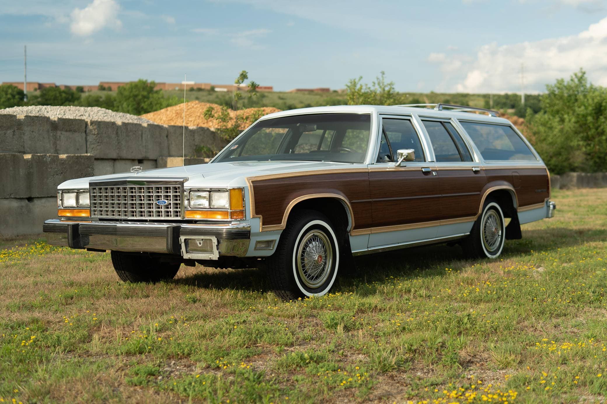 1985 Ford LTD sold for $11,600
