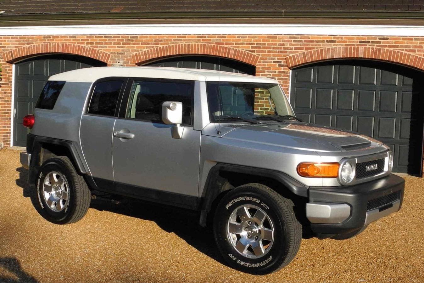 2008 Toyota FJ Cruiser sold for $12,500