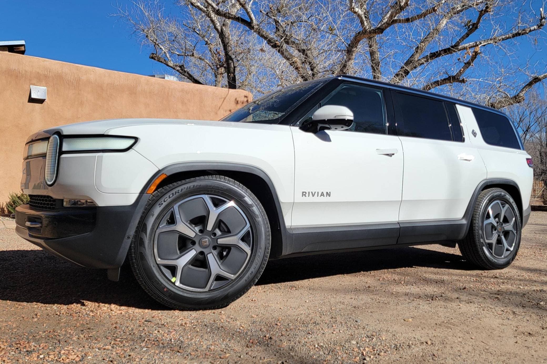 2024 Rivian R1S sold for $67,222