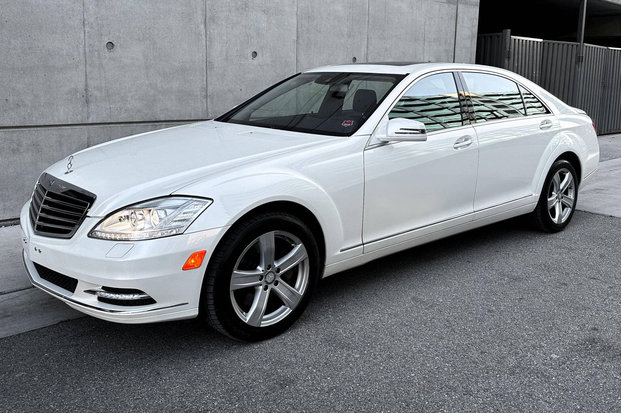 2010 Mercedes-Benz S-Class sold for $18,501