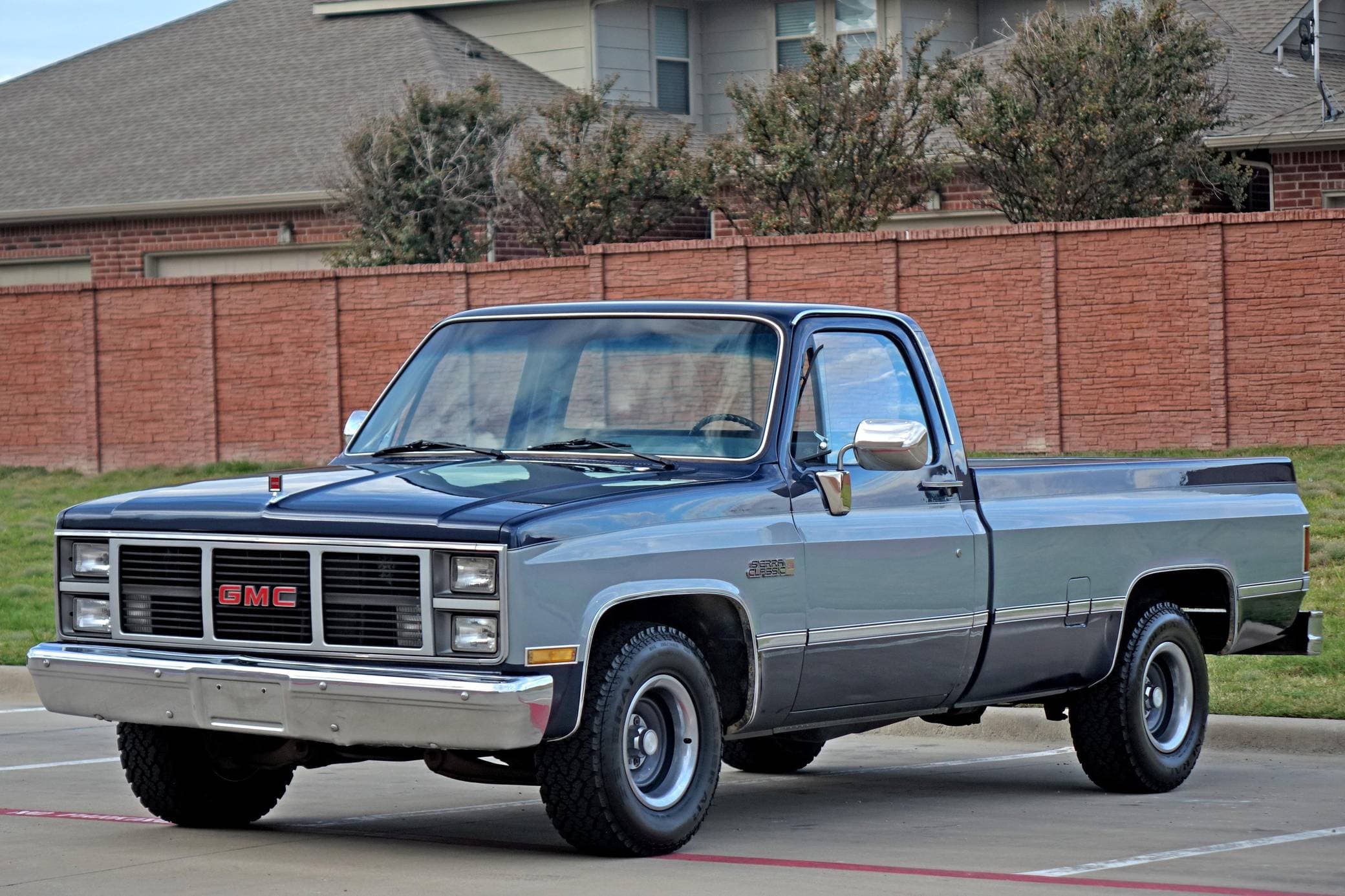 1984 GMC Sierra sold for $11,500