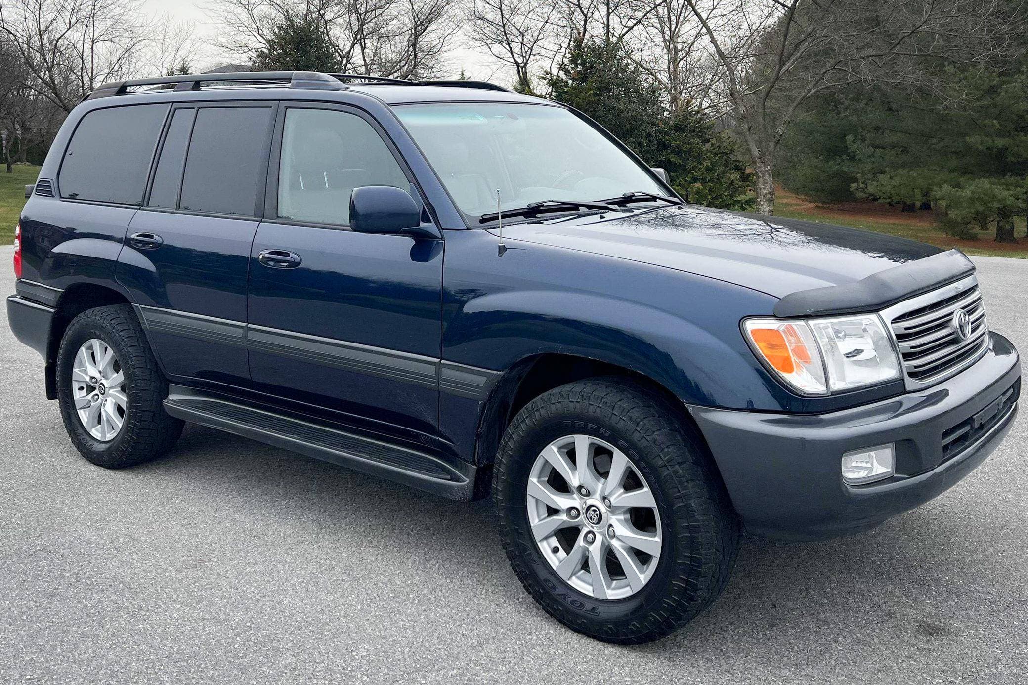 2005 Toyota Land Cruiser sold for $27,750