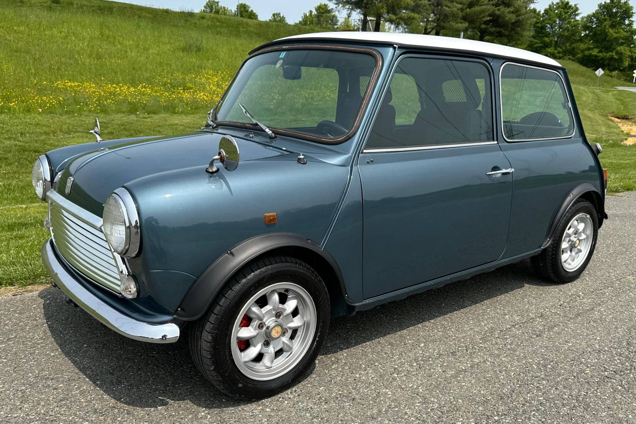 1991 MINI Classic Mini sold for $9,700
