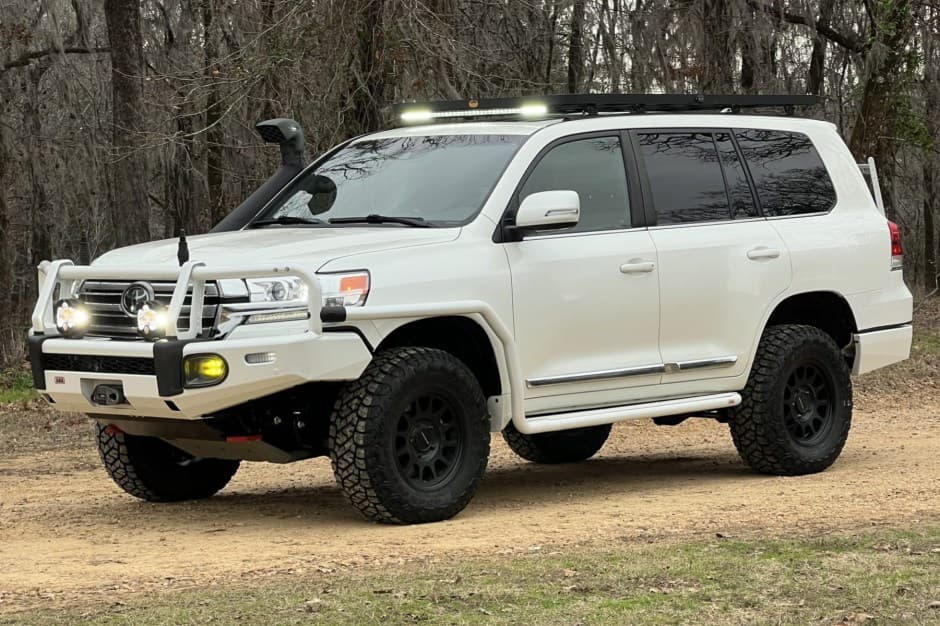 2019 Toyota Land Cruiser 200-Series sold for $77,000