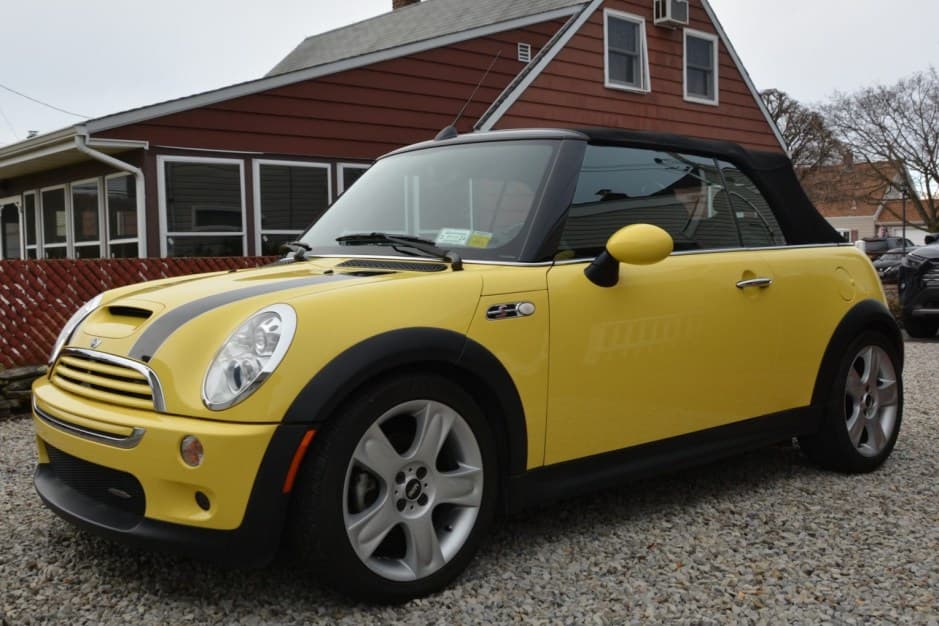 2005 Mini R52 Cooper Convertible sold for $11,250