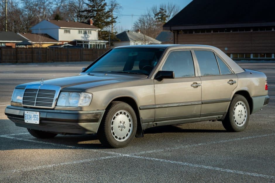 1987 Mercedes-Benz W124 E-Class sold for $2,350