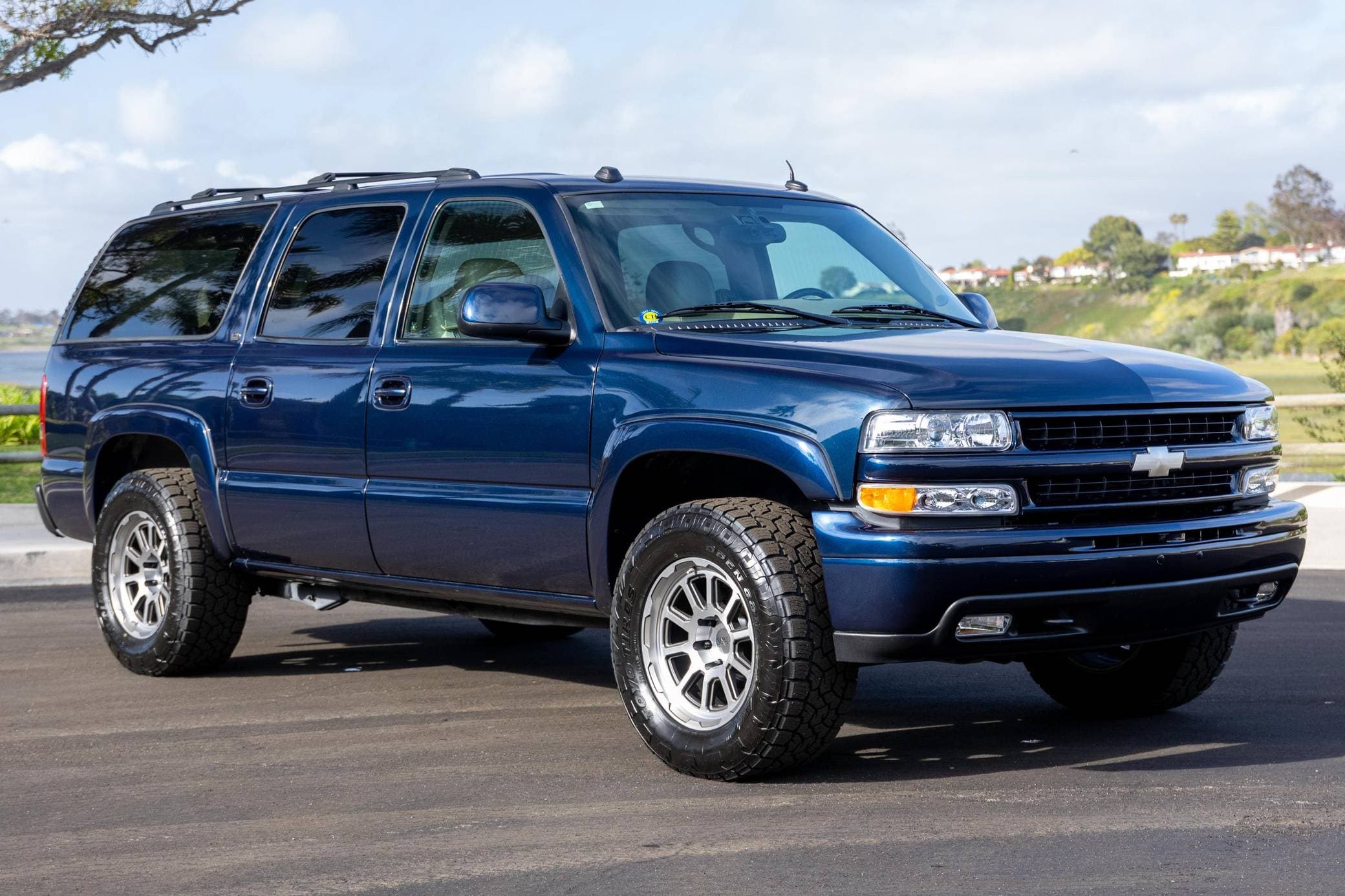 2004 Chevrolet Suburban sold for $21,450