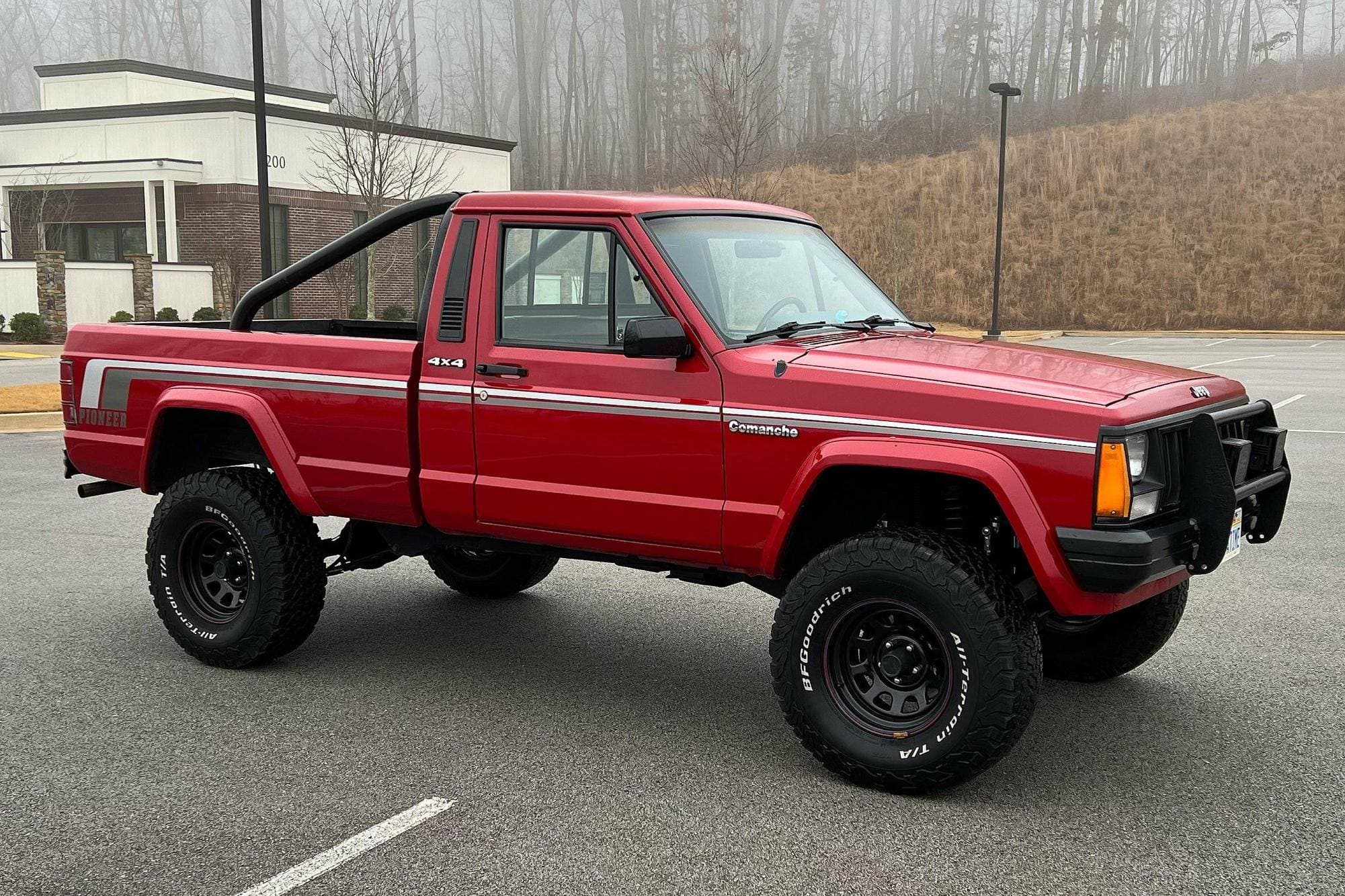 1989 Jeep Comanche sold for $13,400