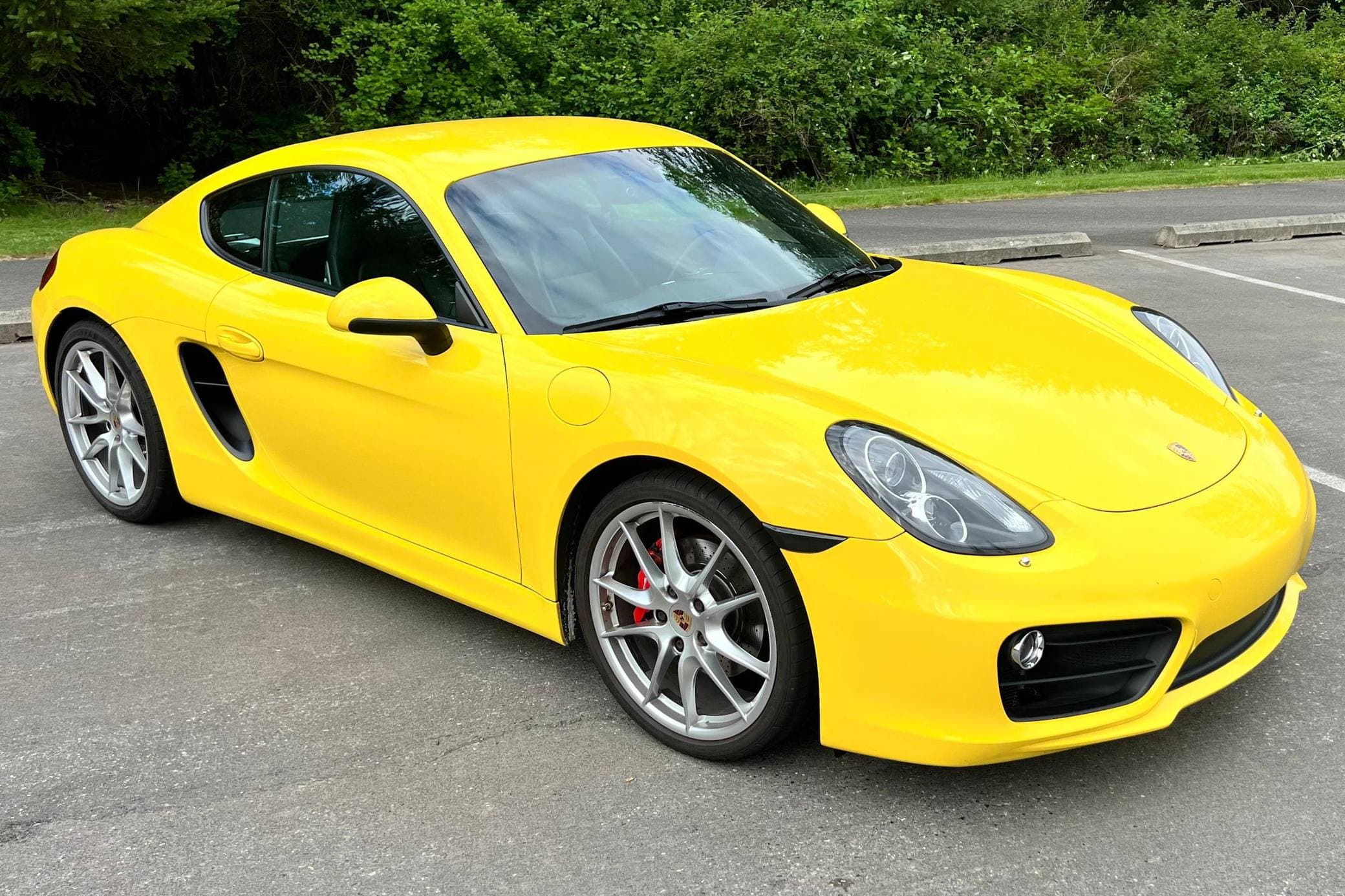 2014 Porsche 981 Cayman sold for $37,750