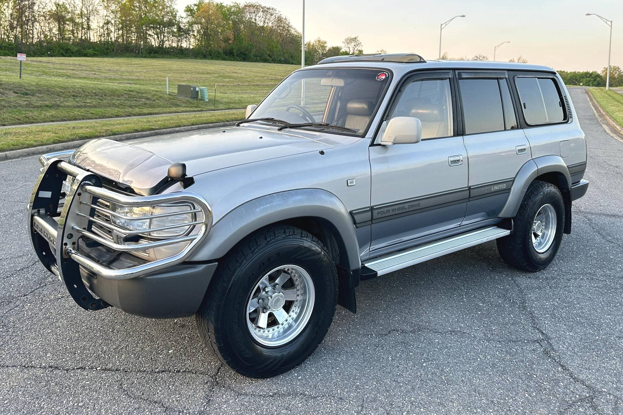 1994 Toyota Land Cruiser sold for $14,280