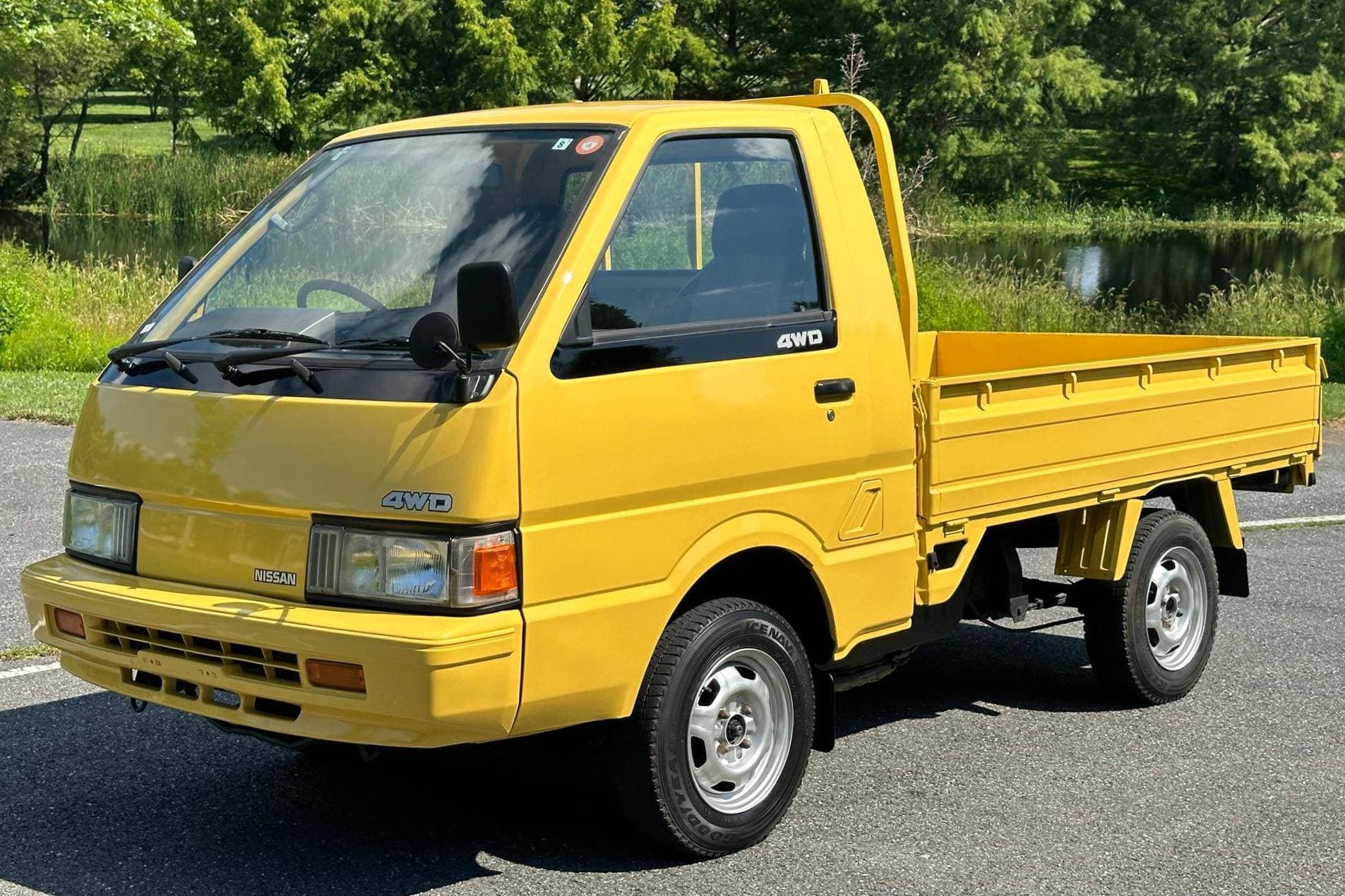 1993 Nissan Vanette sold for $7,013