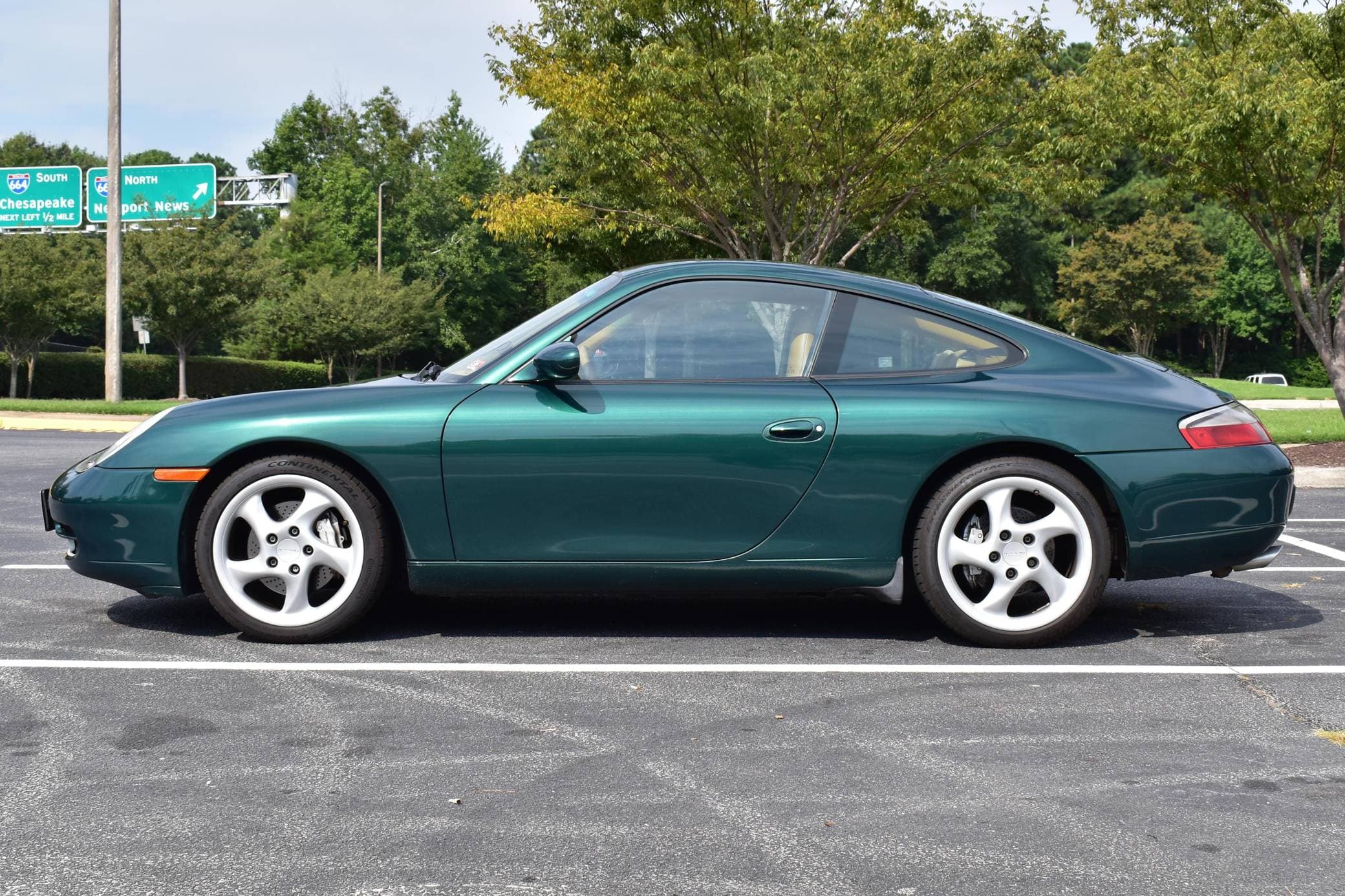 2001 Porsche 996 911 sold for $16,000