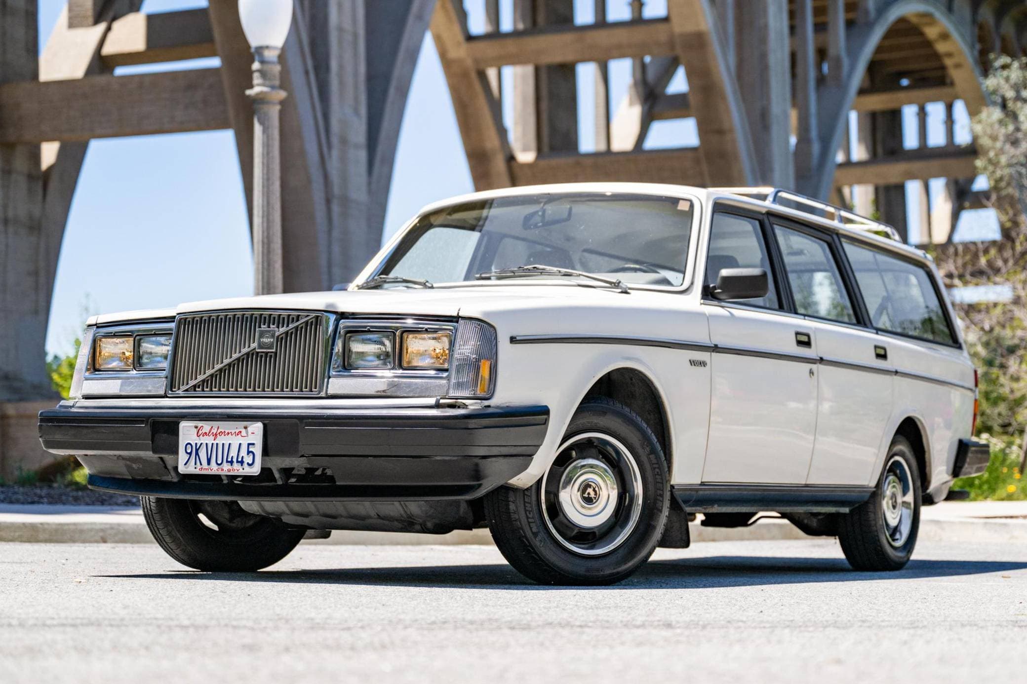 1984 Volvo 240 sold for $5,100
