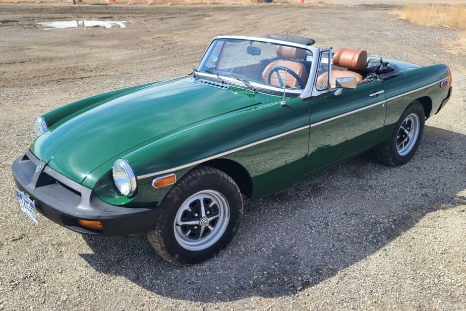 1976 MG MGB sold for $9,700