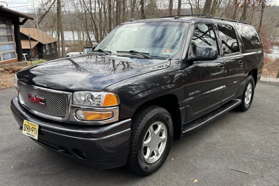 2004 GMC Yukon GMT800 sold for $19,250