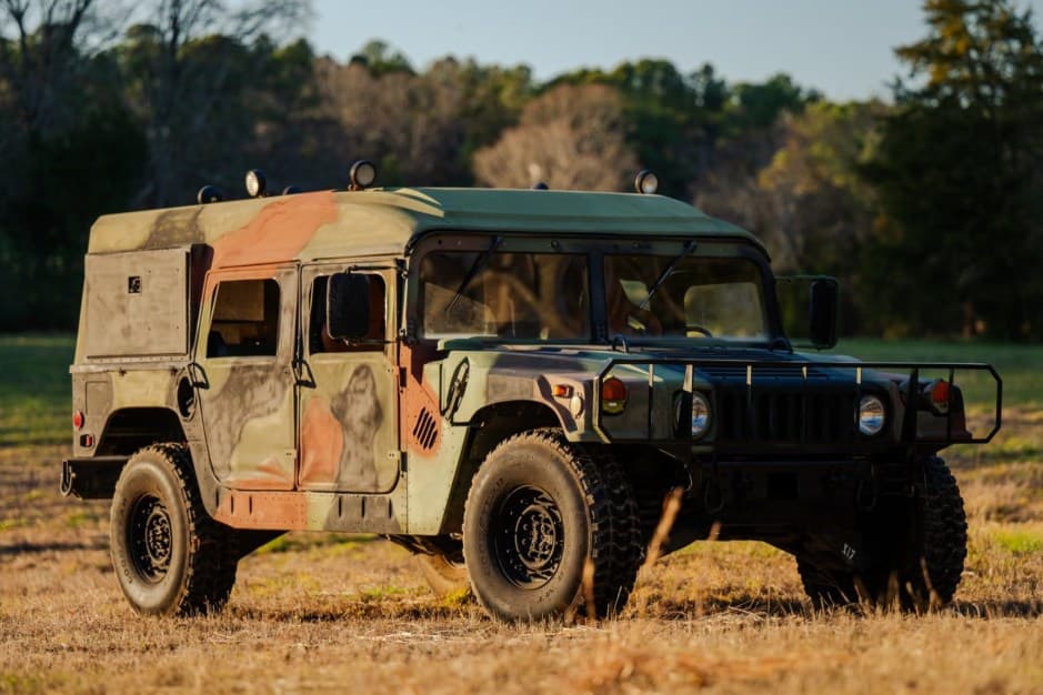2002 Hummer HMMWV/Humvee sold for $18,500
